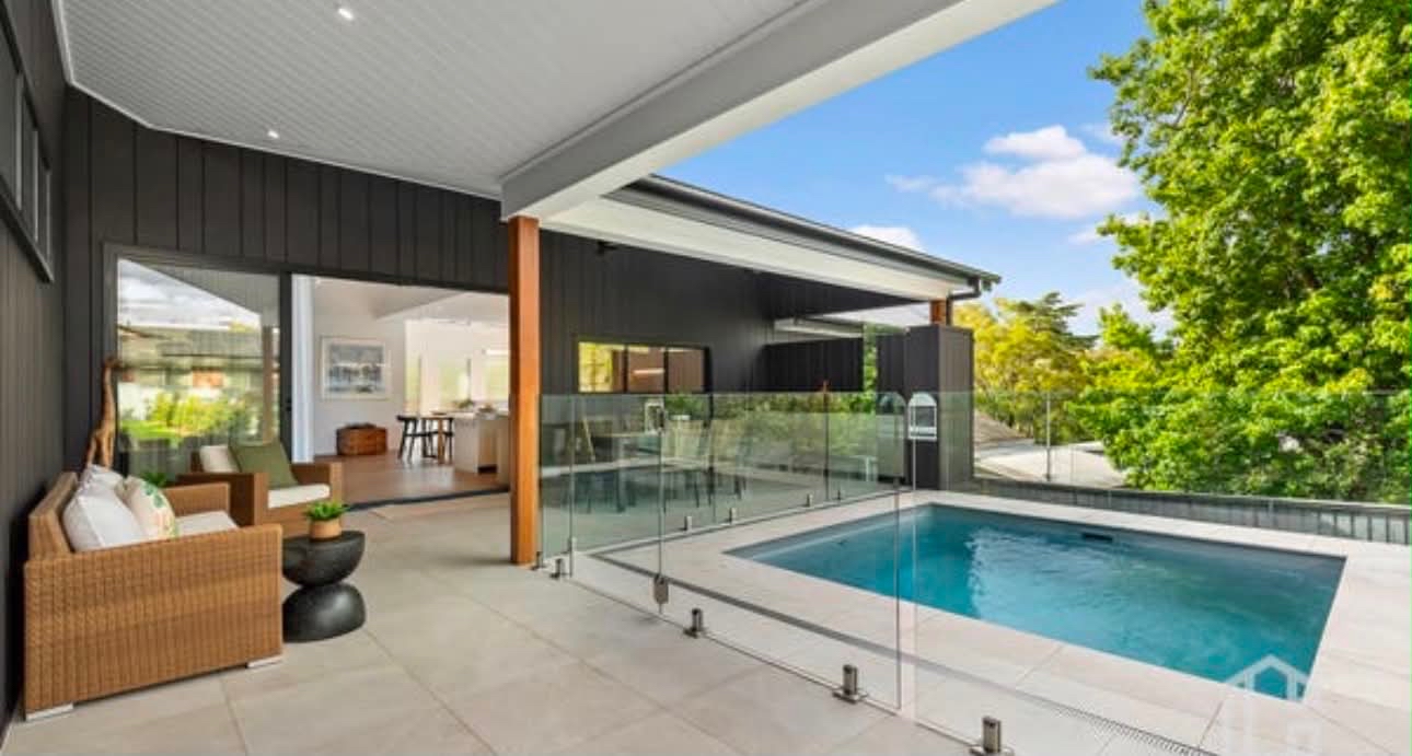 Alfresco Living & Pool Area